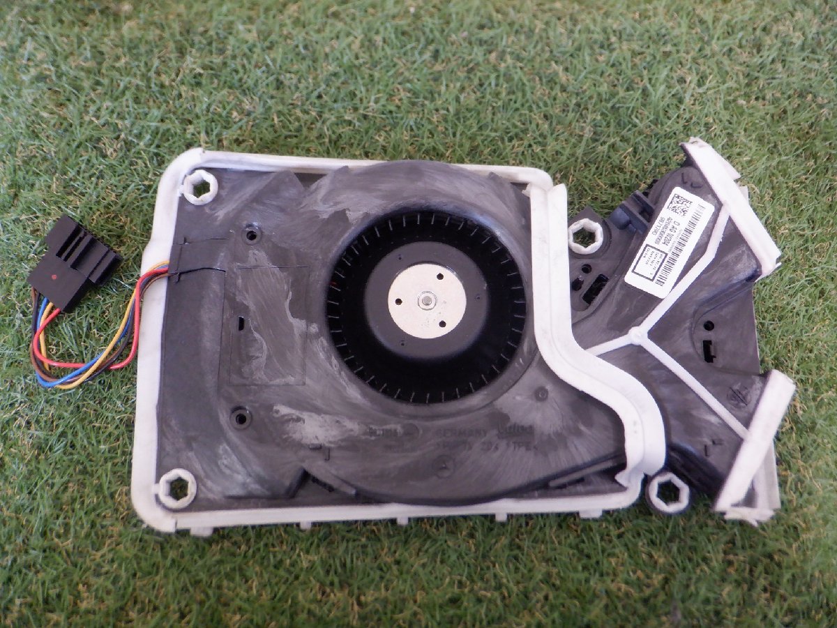 ベンツ純正 W218 C218 CLS350 CLSクラス コンソール 内部 ファン 羽 A2048300008 m-23-4-726拍卖