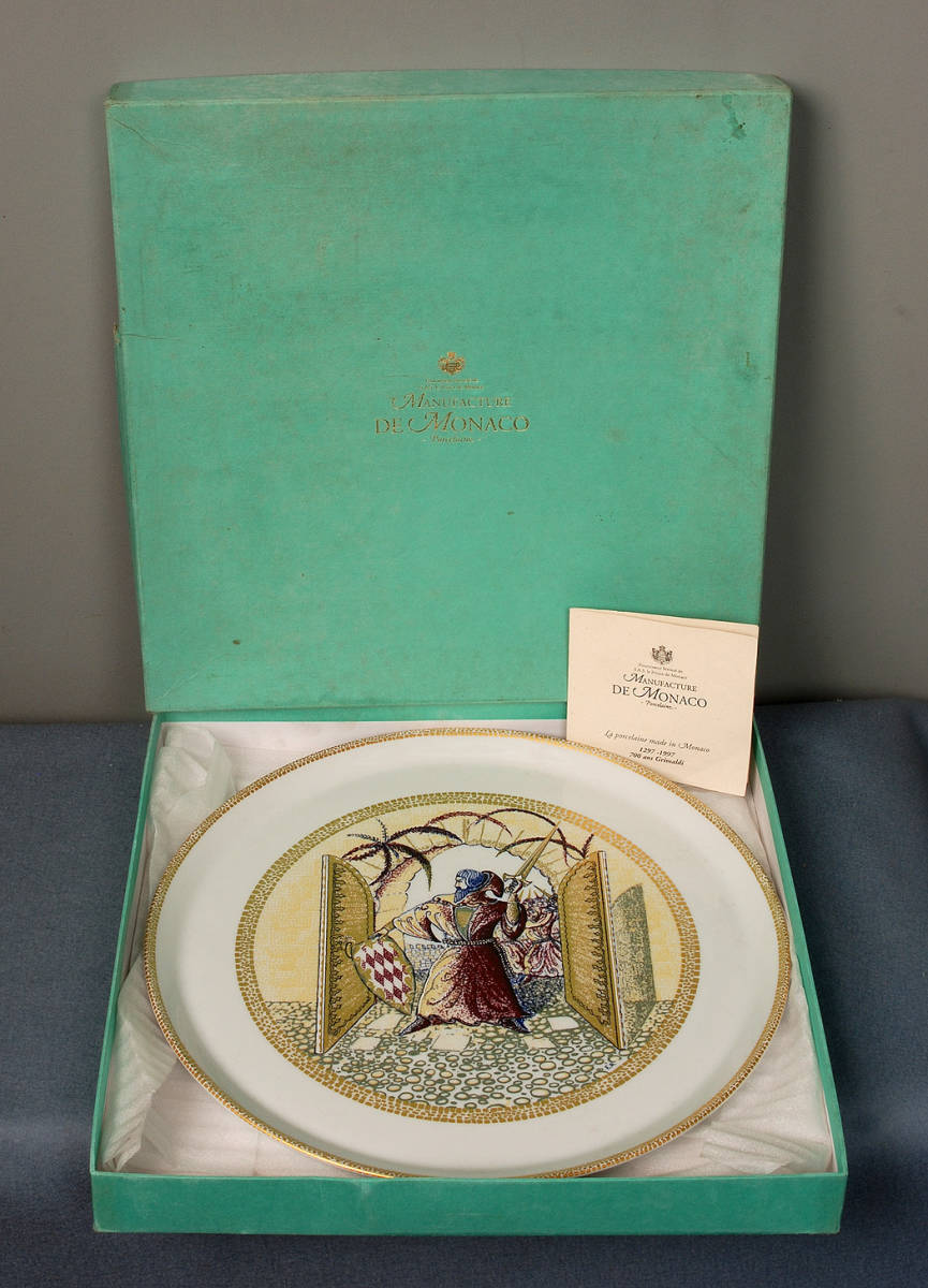 マニファクチアード・モナコの金彩・騎士絵柄の限定飾皿拍卖