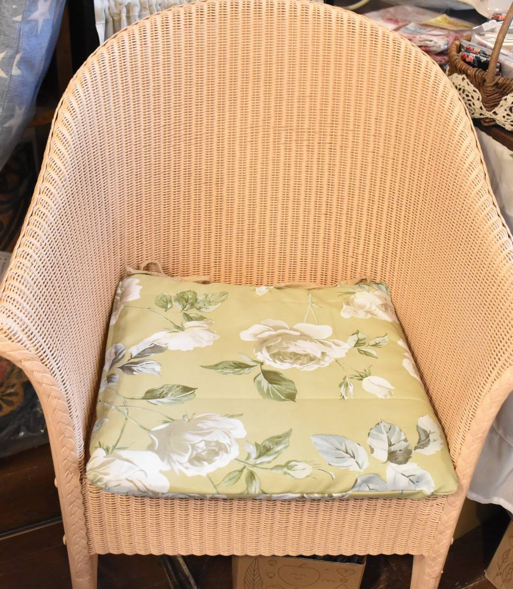 HM2*条件付き送料無料も有!*ハンドメイドシートクッション*42×42*薔薇柄*グリーン系*可愛い*ポリエステル100%*日本製拍卖