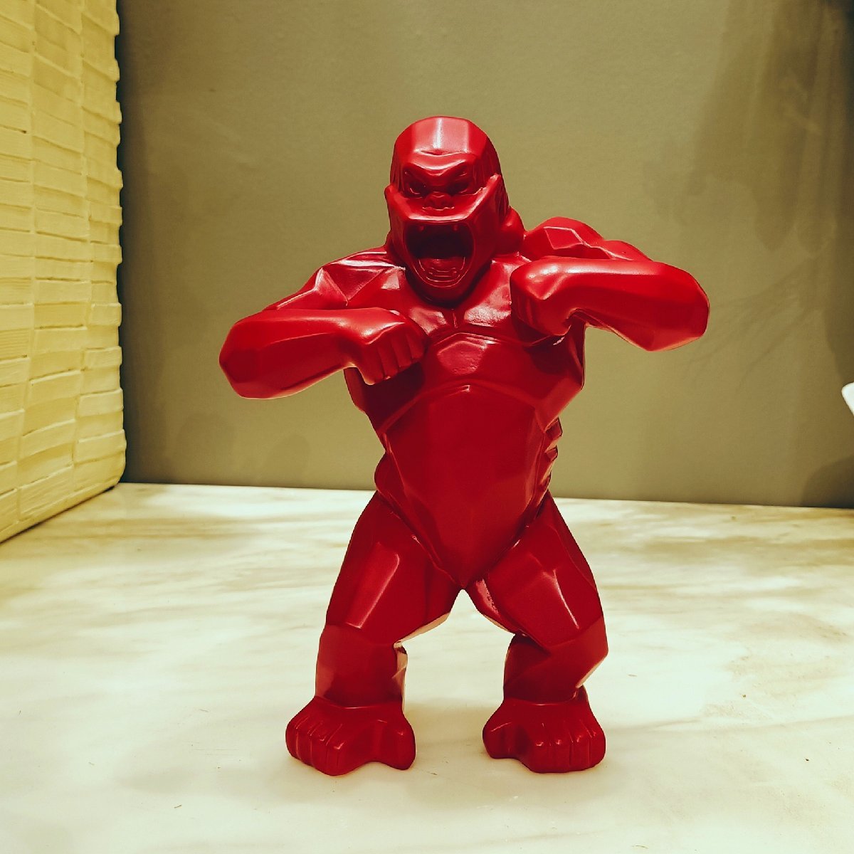 ZPT098★新品ゴリラの置物 オブジェ インテリア アート アニマル マウンテンゴリラ フィギュア ディスプレイ クラフト風拍卖