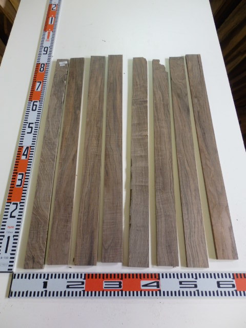 b3041251 神代栓8●端材●厚約1cm~1.3cm☆無垢板1枚板 木材 板 DIY 板材 天板 棚板 テーブル 看板 花台など種類豊富!拍卖