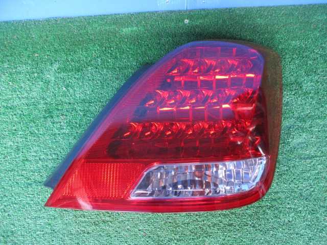 ★☆UZS186 マジェスタ 右テールランプ☆★拍卖