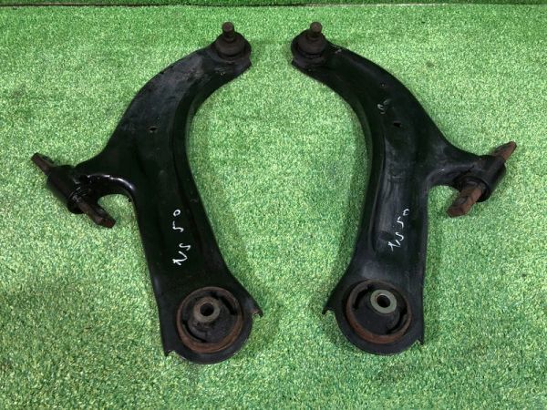 NISSAN ニッサン C25 セレナ H12年 純正 フロント ロアアーム 左右セット FRONT LOWER ARM CONTROL ARM ID:1900拍卖