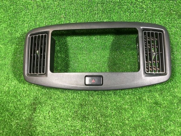 LA300S.LA310S ダイハツミラィース純正 オーディオフレームハザードランプ付き AUDIO FRAME AIR CONDITIONER ID:1908拍卖