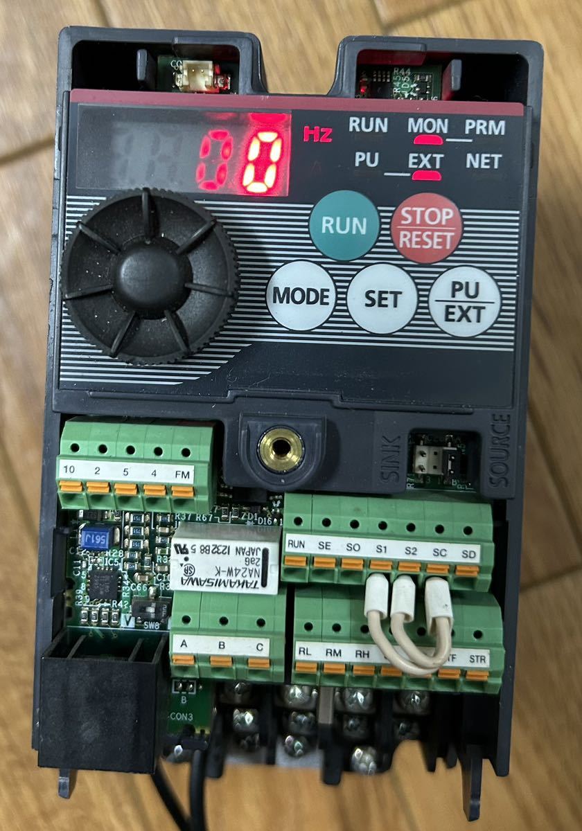 通電確認済 ジャック品 MITSUBISHI インバータ FR-D720-0.4K拍卖