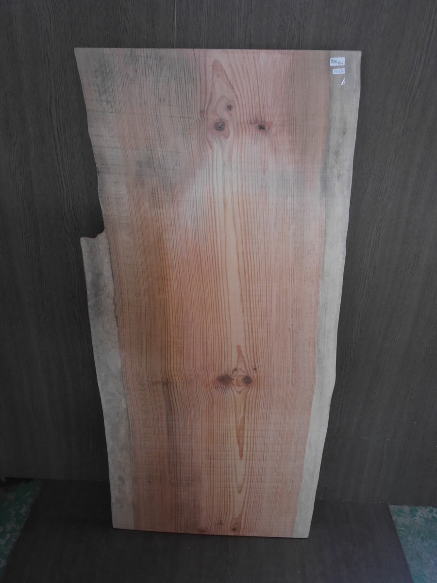 9120309 黒松板●1m5.5cm×45cm~49.5cm×厚2.8cm拍卖