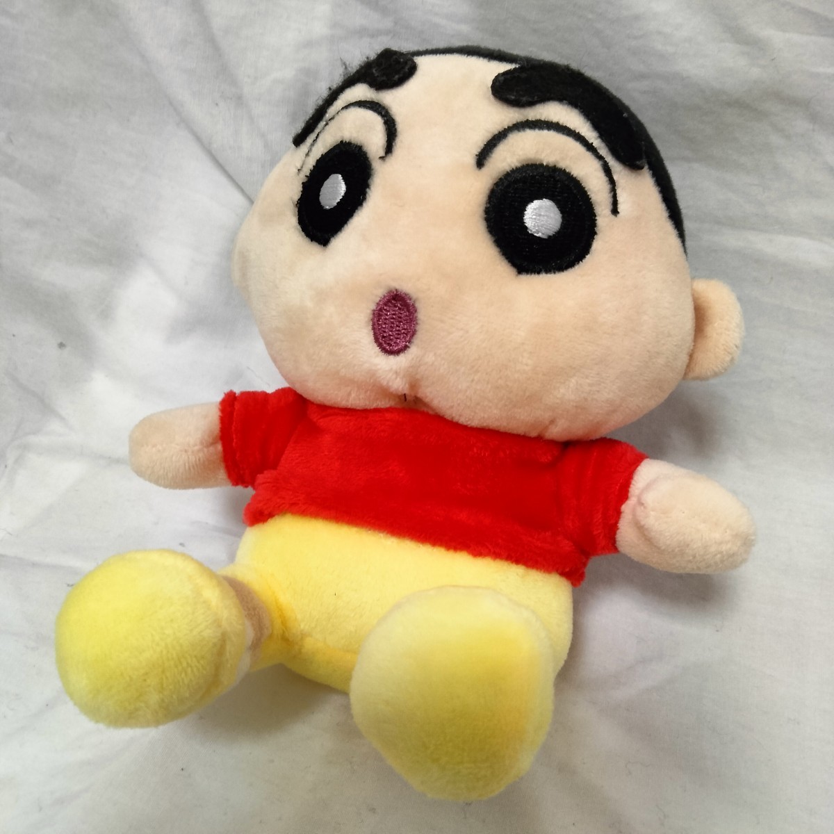 クレヨンしんちゃん ぬいぐるみ おすわり14cm 230422拍卖