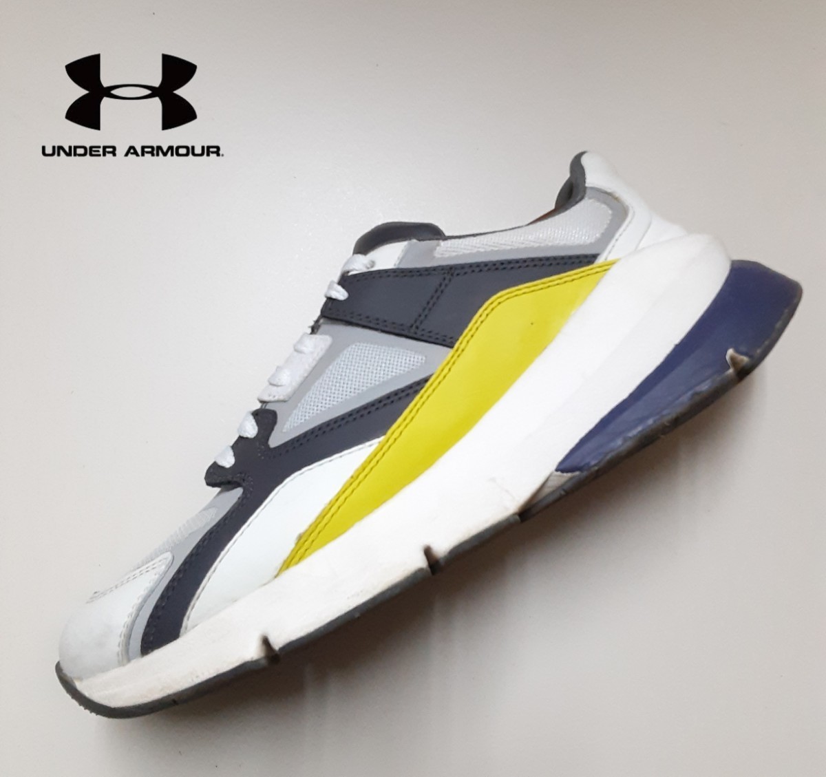 最値!定15400円!傑作ハイブリッドモデル!アンダーアーマー UA Forge 96 CLRSHFT高級厚底 スニーカー!完売!ホワイト×グレー!白灰色 26cm拍卖