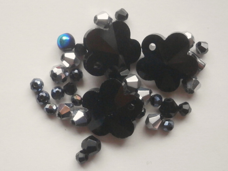 ガラスビーズ★花★1つ穴★ブラック系★B拍卖