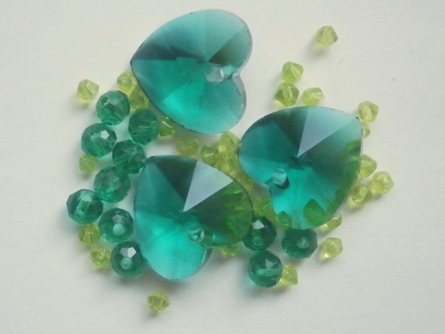 ガラスビーズ★ハート★1つ穴★グリーン系★①拍卖