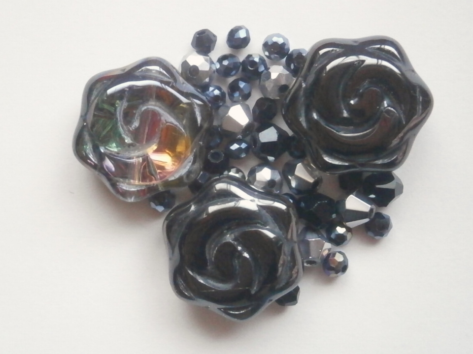 ガラスビーズ★ローズ★ブラック系★4拍卖