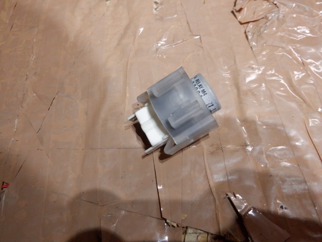 MR2 SW20 Gリミテッド 純正 室内ヒューズ上に付く リレー 41600/b1拍卖