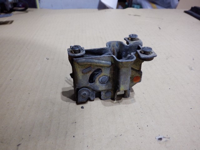 ベンツ 560SEL W126 左ハンドル 純正 ボンネットロック 右 42449/b1拍卖