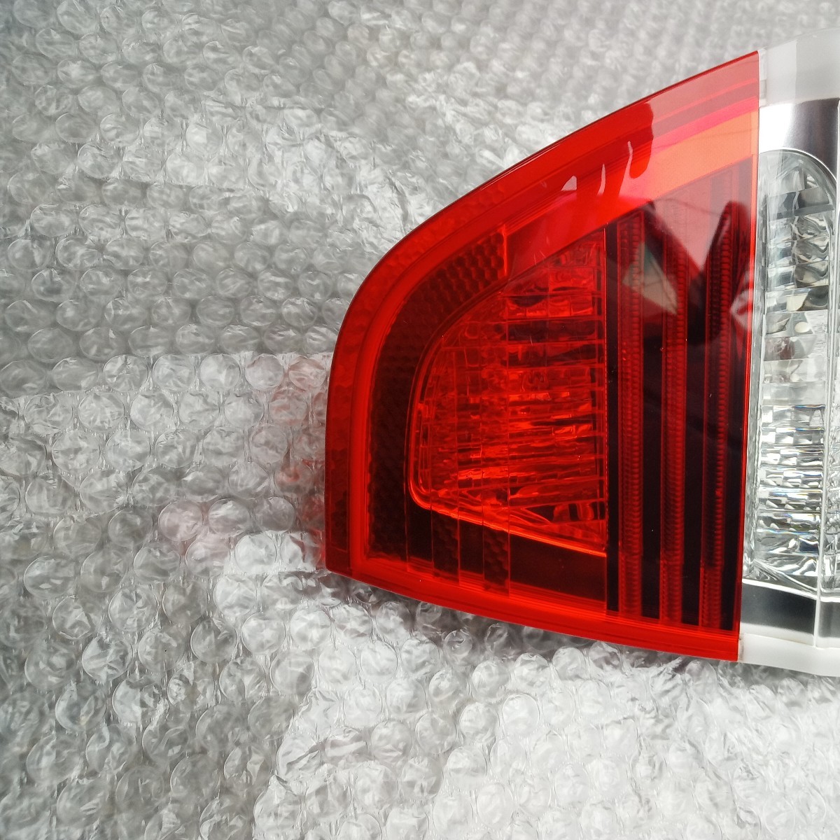 BMW E90 テールランプ 右テール 3シリーズ拍卖