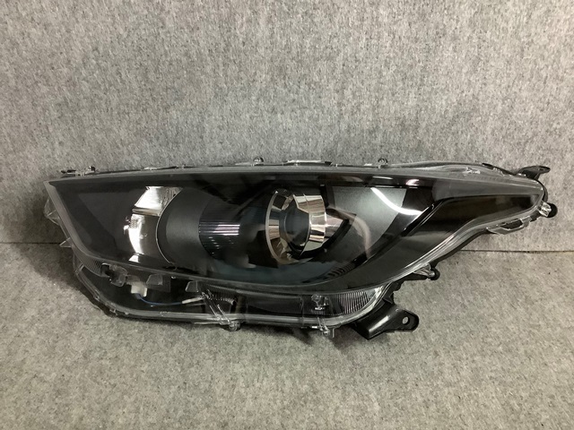 4170-U2 ヤリス MXPA10 ヘッドライト ハロゲン 左 ☆拍卖