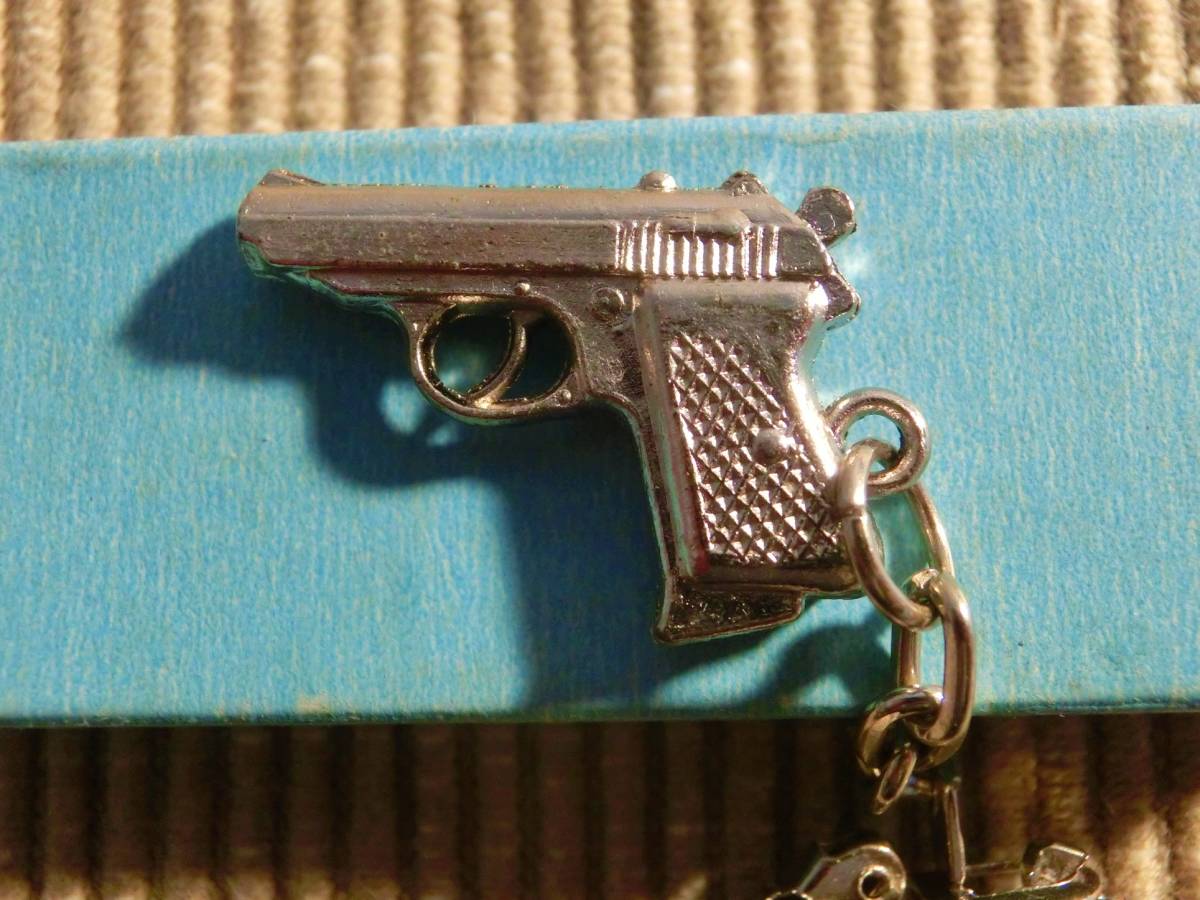 レトロ キーホルダー ピストル 箱付き 金属製 デッドストック レア 希少 玩具 雑貨 拳銃 ハンドガン ●●拍卖