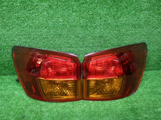 レクサス GSE20/25 IS テールレンズ 左右 53-40 前期 230424009拍卖
