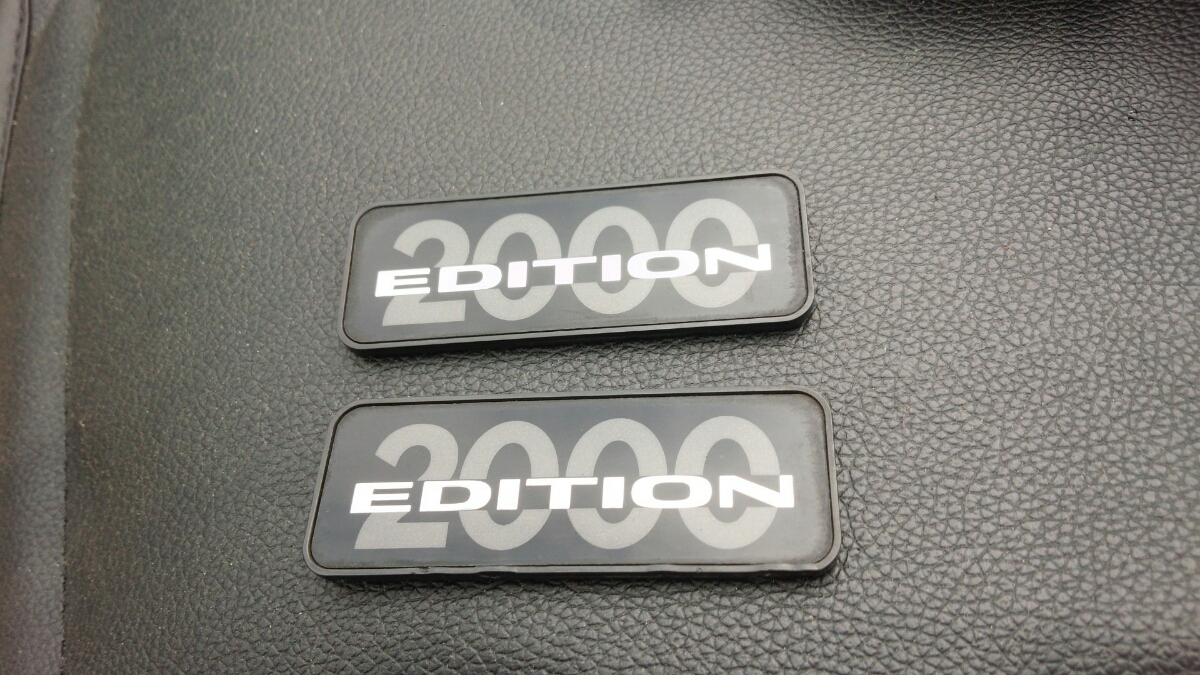 オペル トラヴィック ザフィーラ アストラ フェンダー エンブレム 中古 希少拍卖