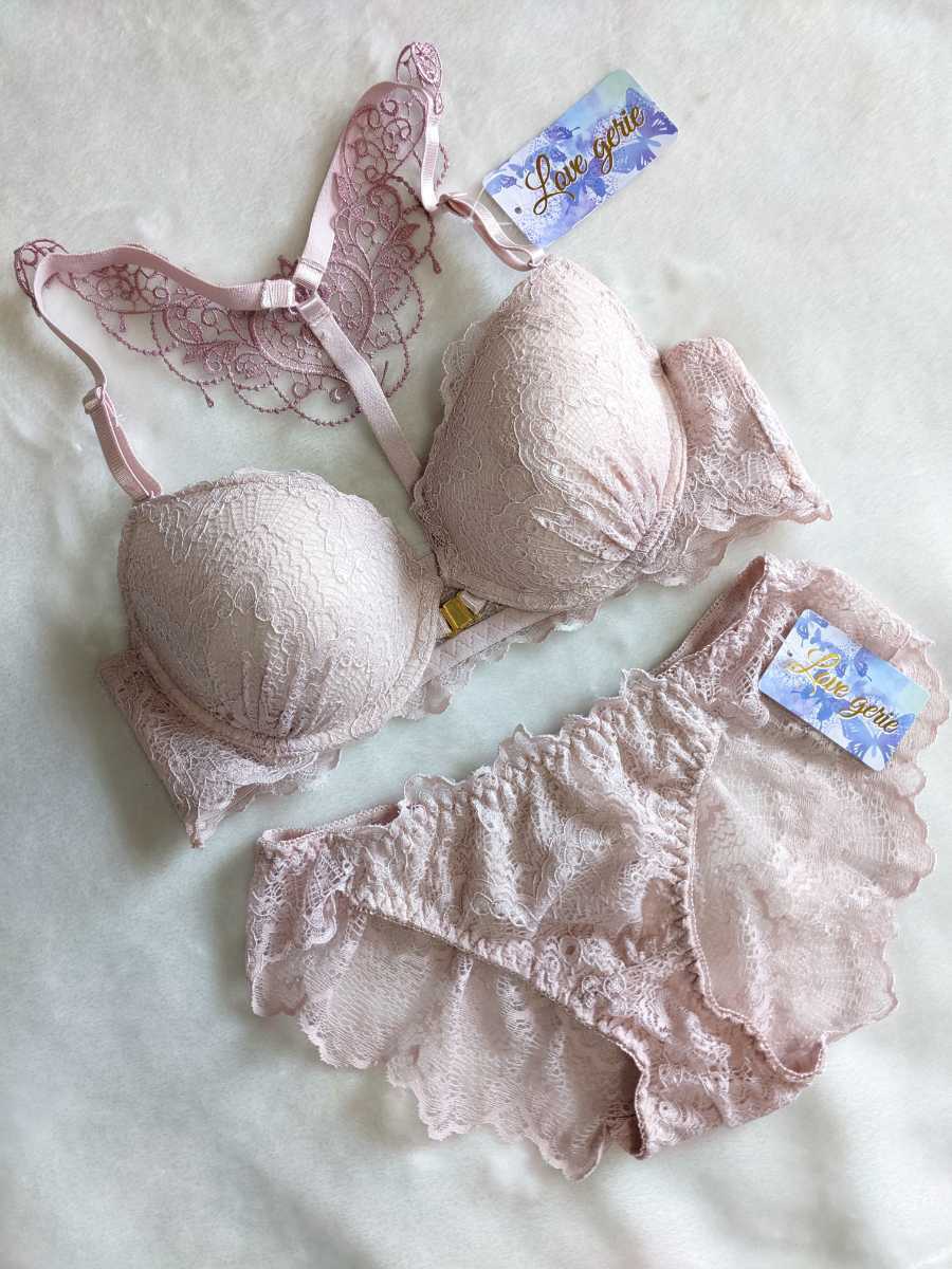お泊まりに☆D70ブラ&パンティ上下お揃い☆未使用☆フロントホック☆背中セクシー☆きれいレース☆ピンク☆匿名配送可☆タグあり☆拍卖