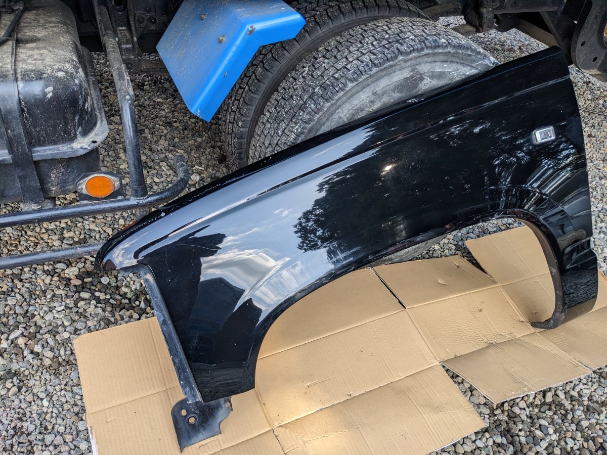 サバーバン 92-99 フェンダー 左 ブラック 要塗装 5.7L拍卖