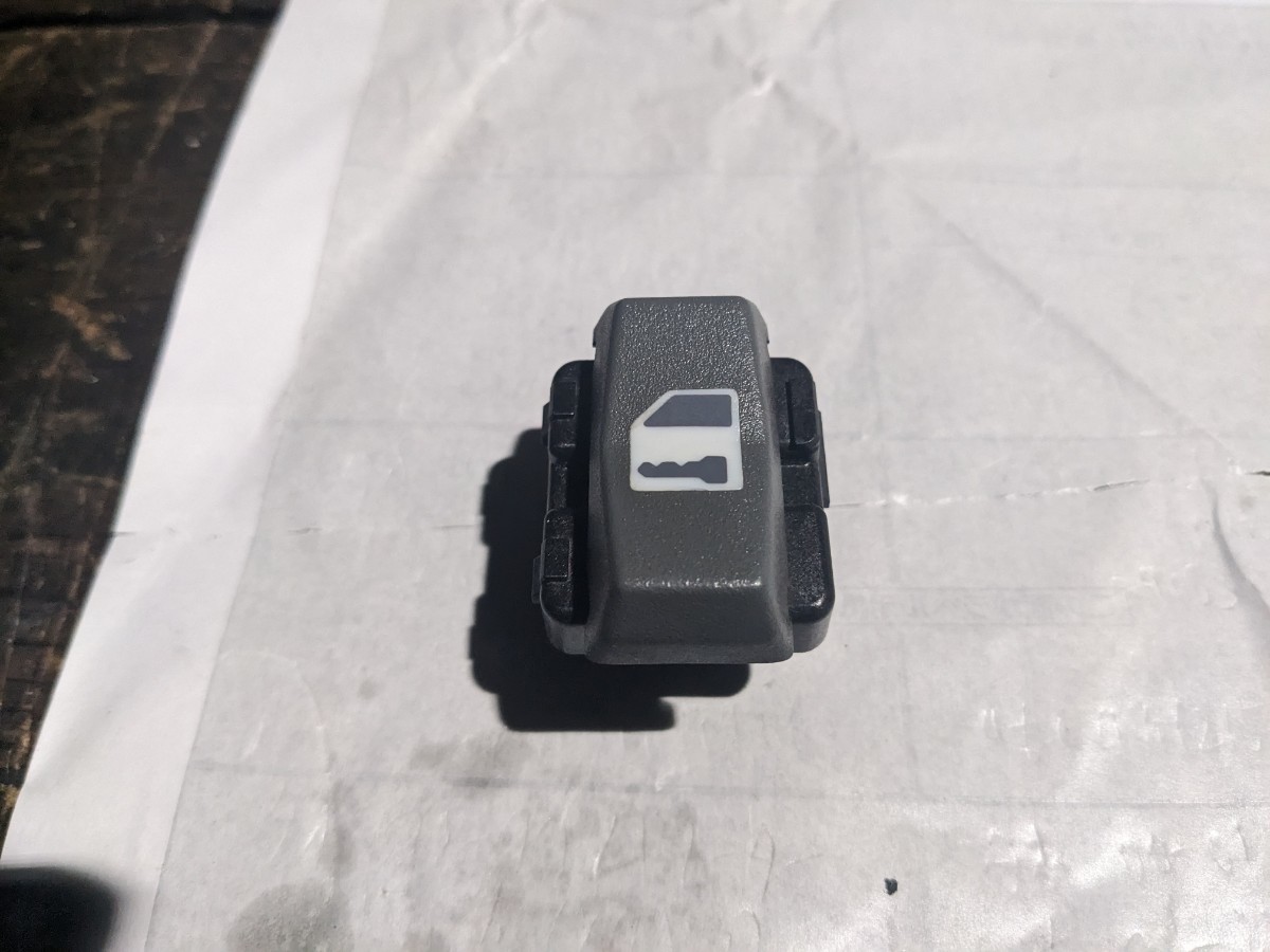 アストロ ドアロックスイッチ 96-05拍卖