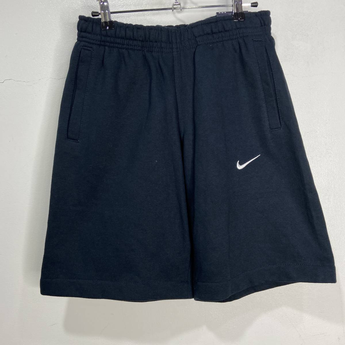 送料無料☆新品未使用タグ付き☆NIKE☆ナイキ☆スウェットショートパンツ☆半ズボン☆スウォッシュロゴ☆ネイビー☆M☆D23拍卖