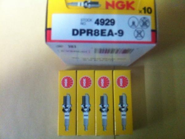 新品送料込NGKスパークプラグDPR8EA-9 4個CB1300SB等拍卖