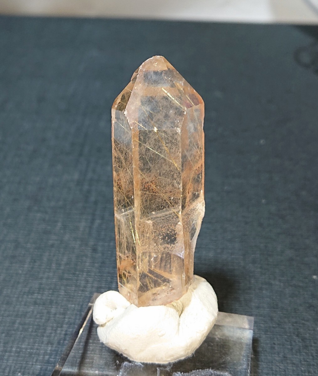 ブラジル バイーア産 (Novo Horizonte) ルチルクォーツ(金紅石入り水晶) 独特な錐面 クリアな結晶/原石 鉱物標本 非研磨拍卖