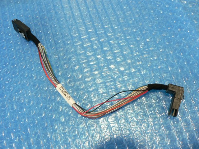 1CRM // Fujitsu PRIMERGY TX120 S3 の Mini SASケーブル SFF-8087 約20cm (内部用) / T26139-Y3963-V113 A3C40124046 A3C40124047 //在庫1拍卖