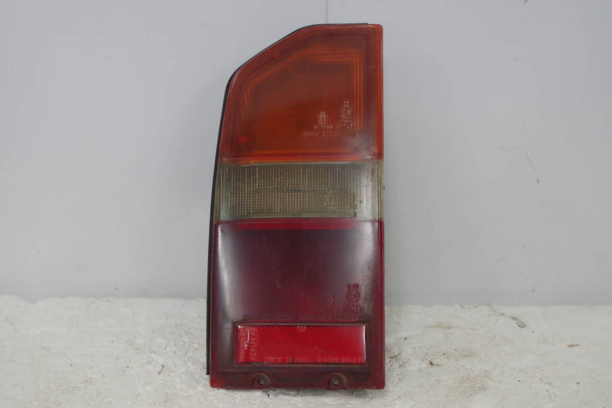 スズキ エスクード TA01W  テールランプ 左拍卖