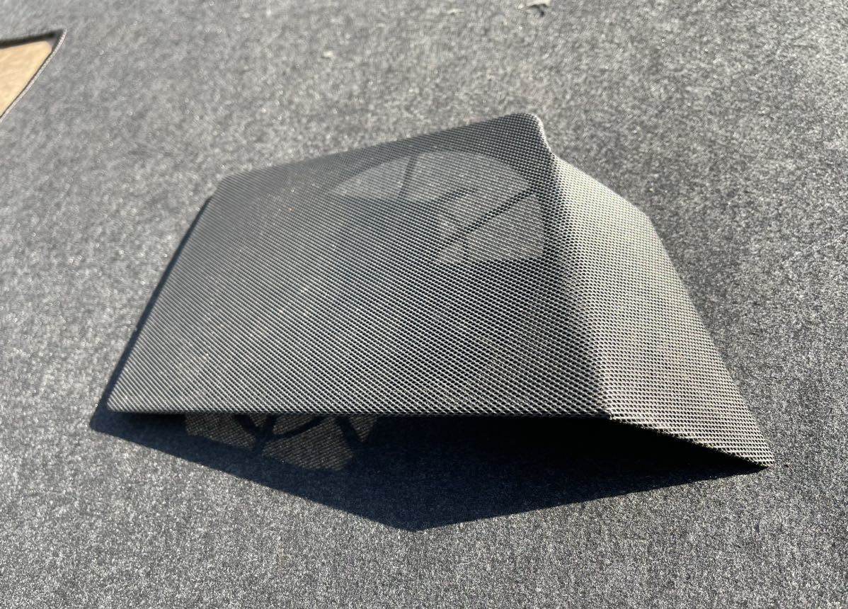 ボルボ 850 8B5234W 1996年 純正 フロント スピーカー トリム パネル カバー グリル 右 3511279 W-6627拍卖