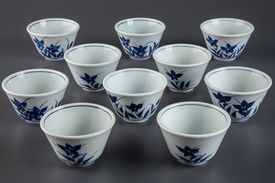 【うつわ】『 染付桔梗文そば猪口 向付 10客 10546 』 10個組 料亭 日本料理 懐石 会席 和食器 うつわ 器 焼物 陶器 磁器 陶磁器拍卖