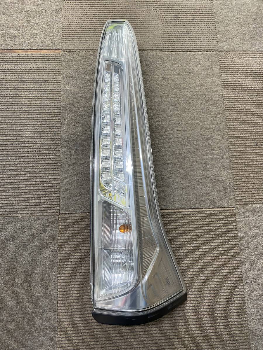 ニッサン★セレナ★C26★右テールレンズ★KOITO220-23438拍卖
