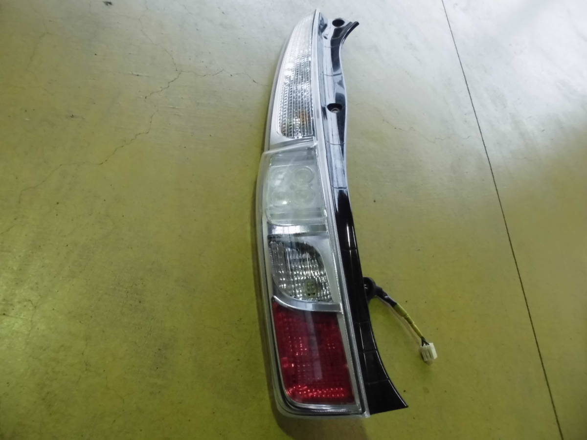 H24 ムーブ カスタム LA100S 左 テール ランプ 中古品拍卖