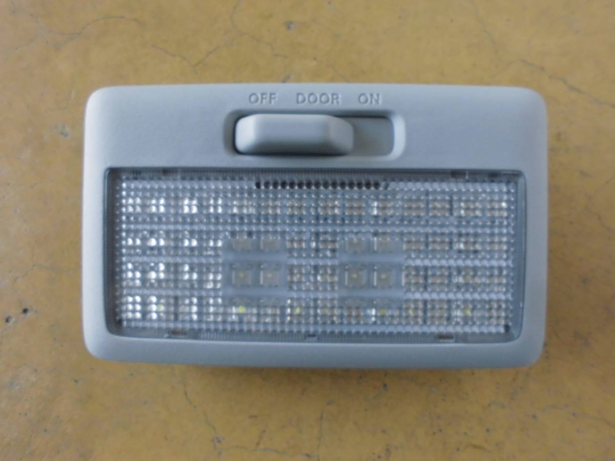 H26 スペーシア カスタム MK32S ルーム ランプ LED トリム C12 中古品 拍卖