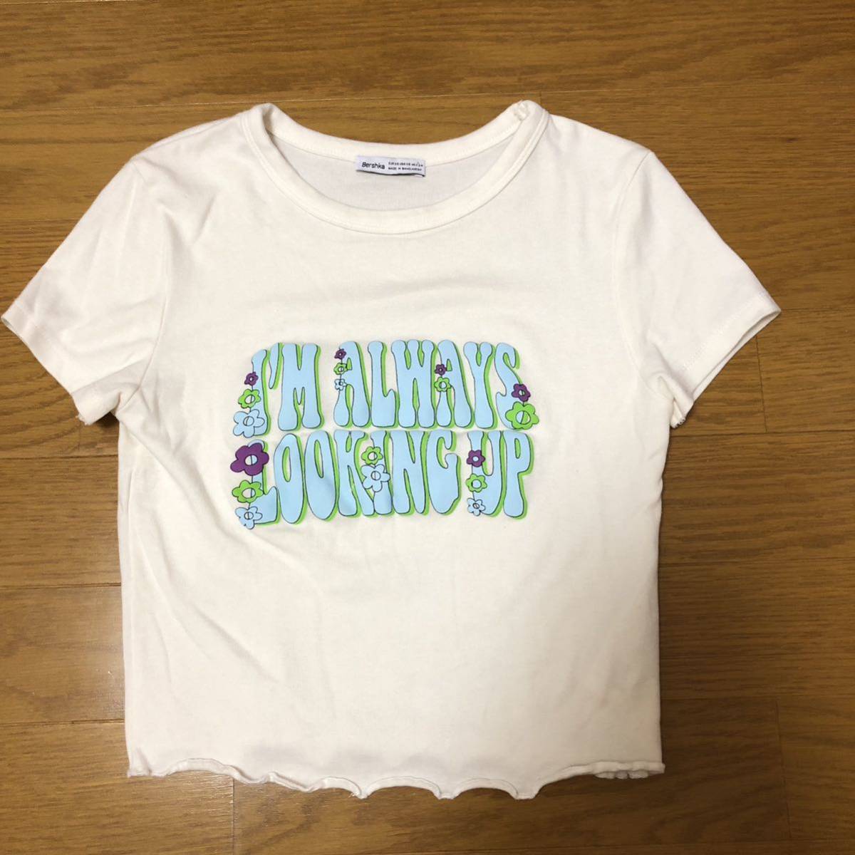 美品 Bershka ベルシュカ 発砲 花柄 ロゴTシャツ拍卖