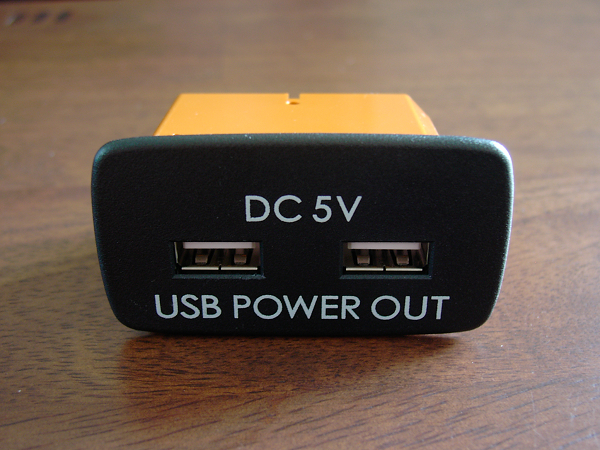 新車外し/納車外し スバル レガシィ アウトバック BS9 純正 部品 ユニット USB ターミナル 品番86257AL220 ポート 2口 電源 コンセント拍卖