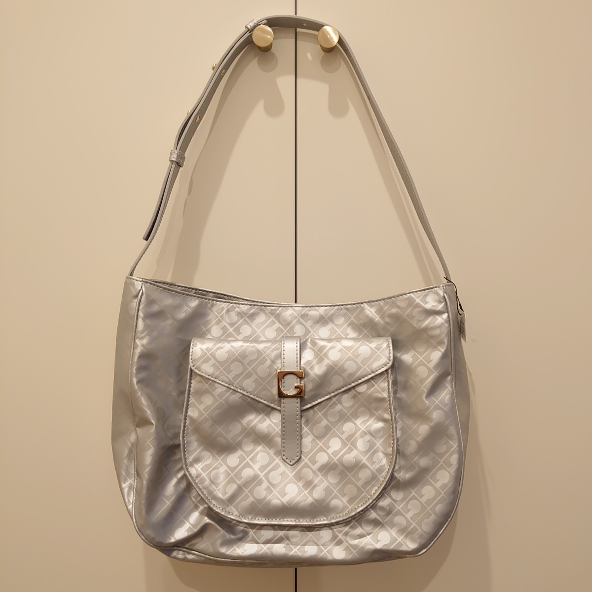 【即決】タグ付き新品☆GHERARDINI☆ゲラルディーニ☆ショルダーバッグ☆シルバー☆YGH-1954107E拍卖