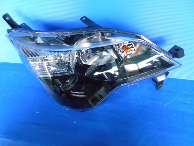 903054 トヨタ スペイド NCP141 ヘッドランプ右拍卖