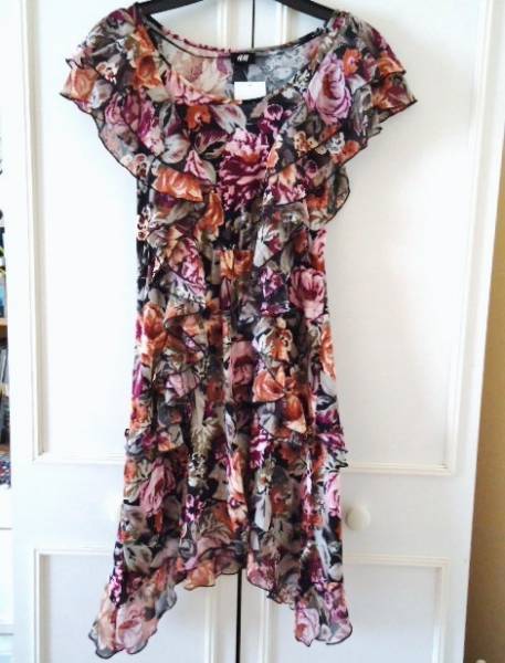 ■H&M フリルワンピース 花柄 ローズ ボタニカル フラワー 新品拍卖