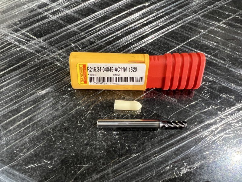 TR220043 SANDVIK/サンドビック コロミルプルーラ R216.34-04045-AC11N 1620 φ4拍卖