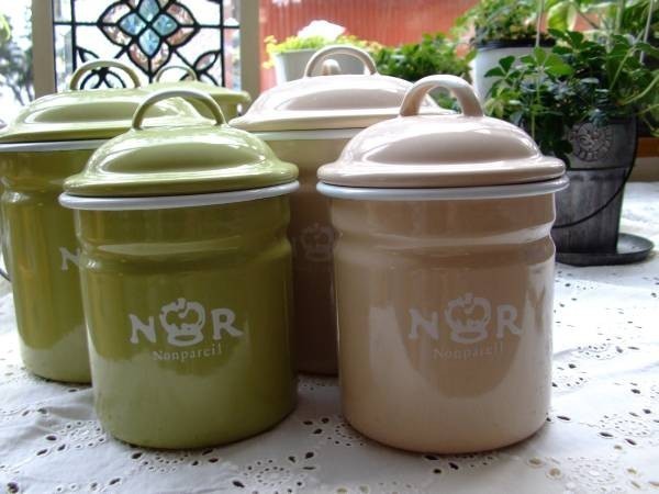 入手困難 milkycokeホーローNonpareilノンパレルキャニスターL beige未使用レトロ キャンプ琺瑯 ホウロウ カントリー オシャレかわいい拍卖