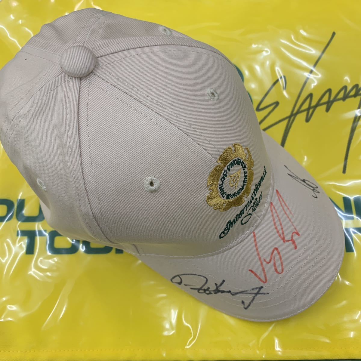 ダンロップフェニックストーナメント 丸山茂樹、ビィジェイシン、片山晋呉選手のサイン入り記念キャップ フリーサイズ拍卖