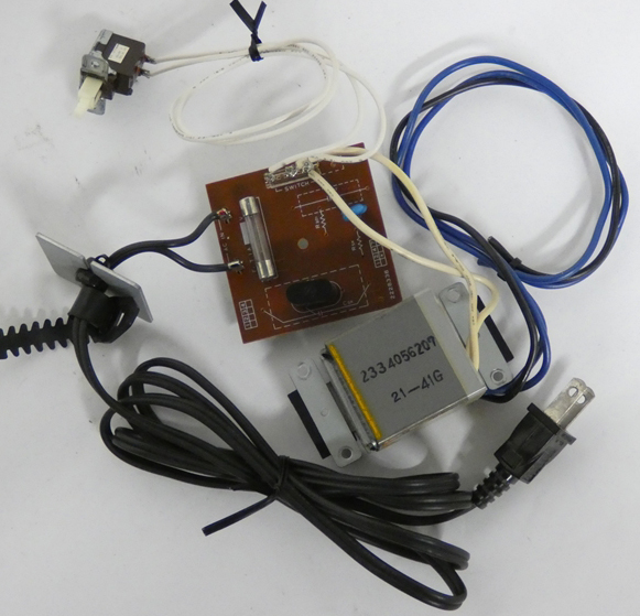 ■DENON ターンテーブル DP-31F トランス、電源ケーブル、電源スイッチ拍卖