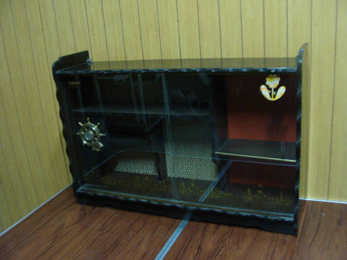 アンティーク 据え置き・壁掛け両用 絵ガラス 昭和レトロな人形ケース 木製飾り棚 ガラスショーケース拍卖