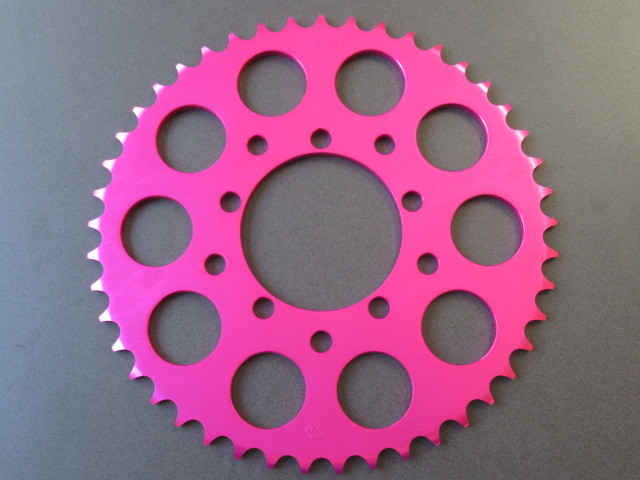 送料無料 SUP-10 ホンダ CBX400F/インテグラ CB400SS CL400 スティード400 マグナ250/S ピンク リア スプロケット 520/45T拍卖