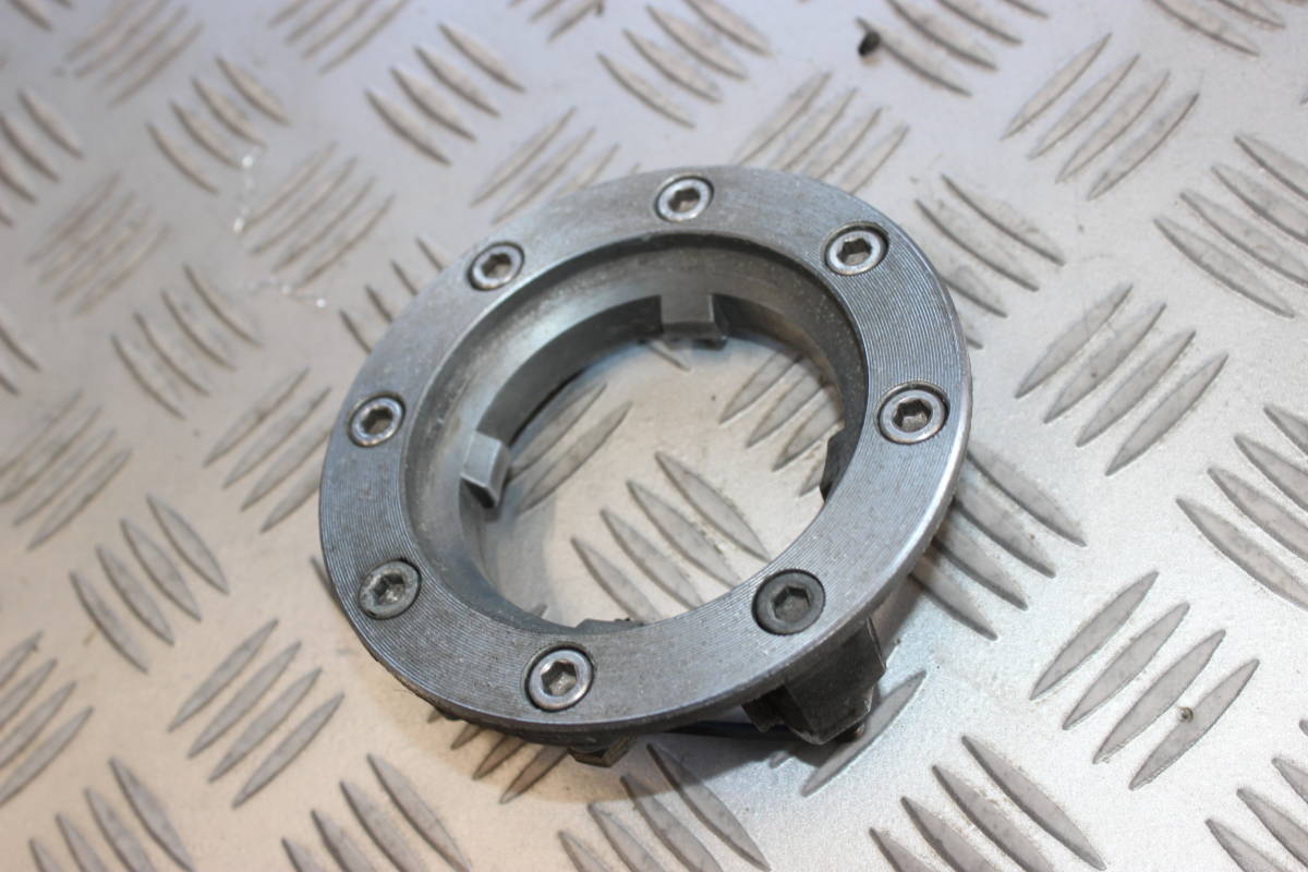 た FZR400R ’89? 1WG ガソリンタンクキャップベース ☆2TK拍卖