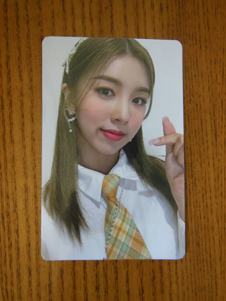 1st Mini Album: JOY 【woo!ah!】フォトカード拍卖