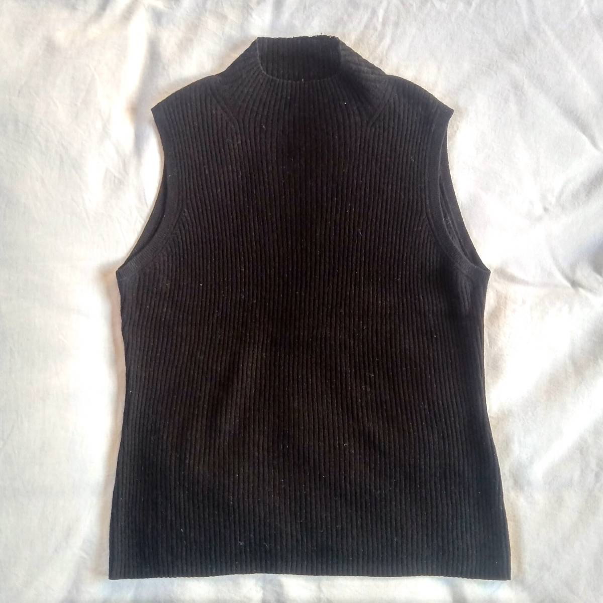 UNOPIU モックネック ウール×レーヨン ノースリーブ ニット M拍卖