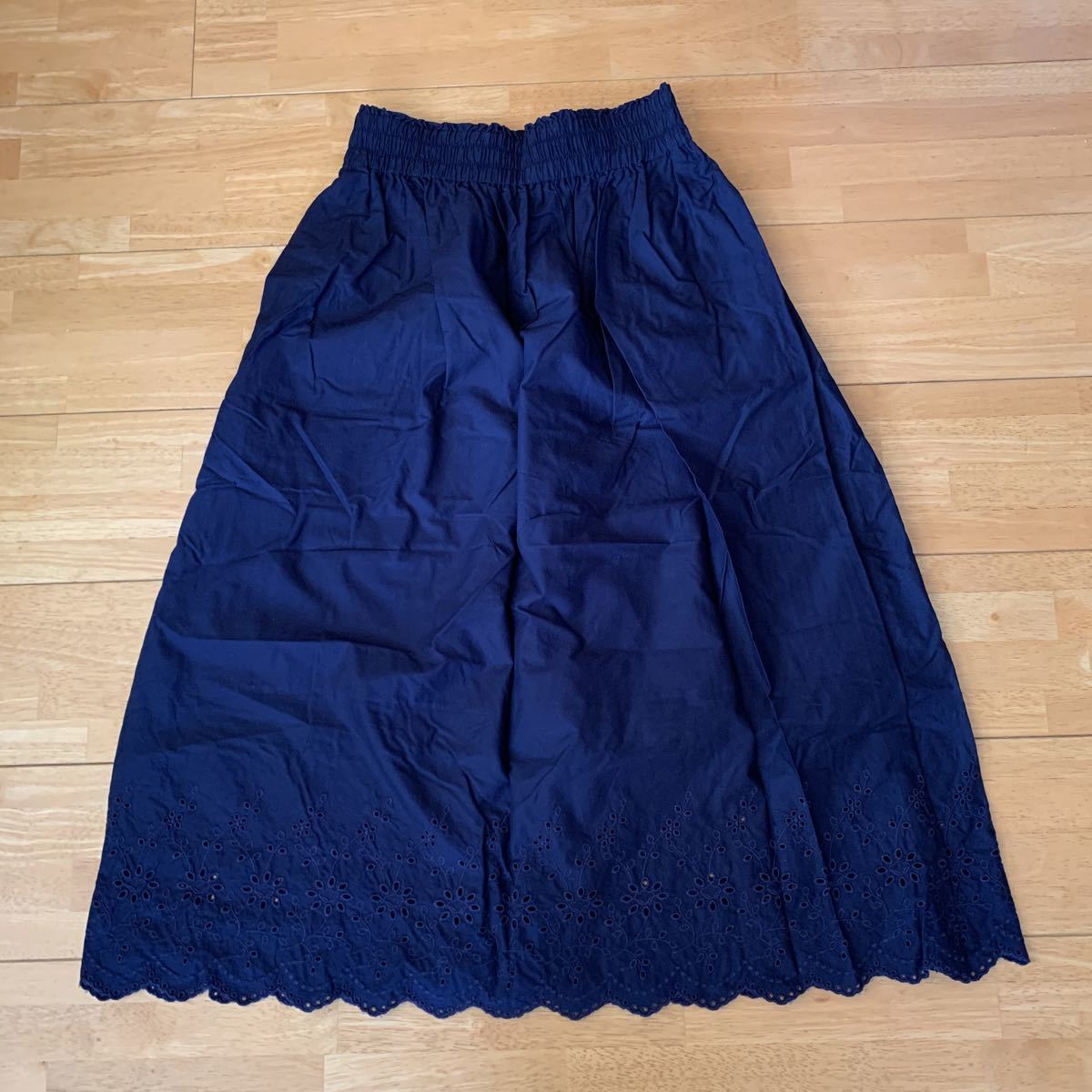 UNIQLO ユニクロ レディース スカート 紺 花柄 サイズM ウエスト63-69 ヒップ88-94 面綿100% 裏ポリエステル100% WOMEN 中古品 送料無料拍卖